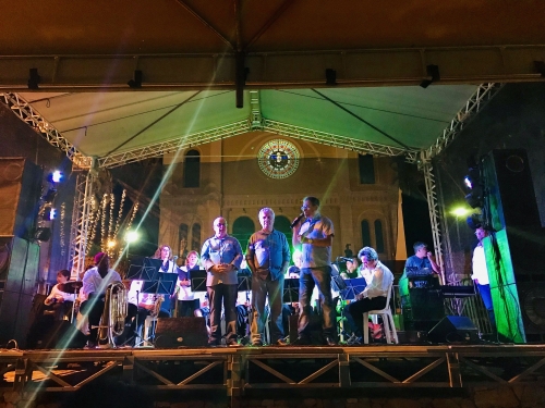 Praça da Matriz reuniu moradores e turistas nas comemorações de 70 anos de Capitólio