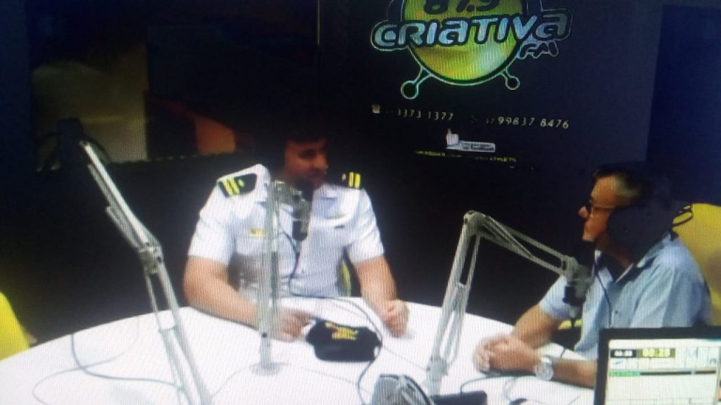 Entrevista com o Tenente Capitão Jornes nos estúdios da Criativa FM